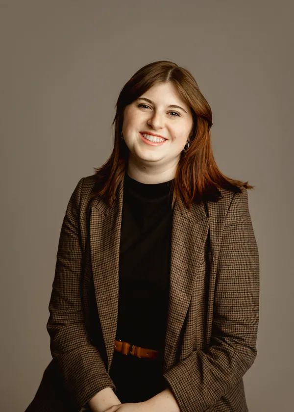 Bella Schneider, Paralegal